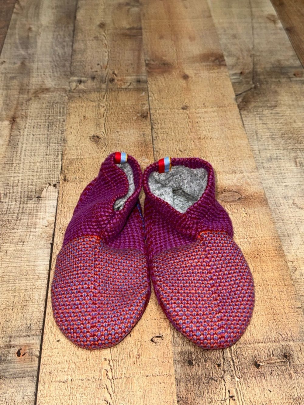 BOMBAS Purple Orange Knit Gripper Slippers Women medium Non-Slip House Shoes
